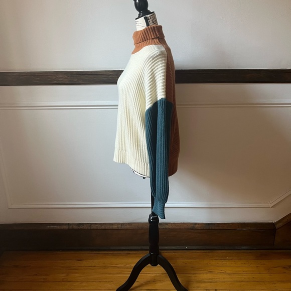 Color Block Oversized Sweater - Picture 4 of 5